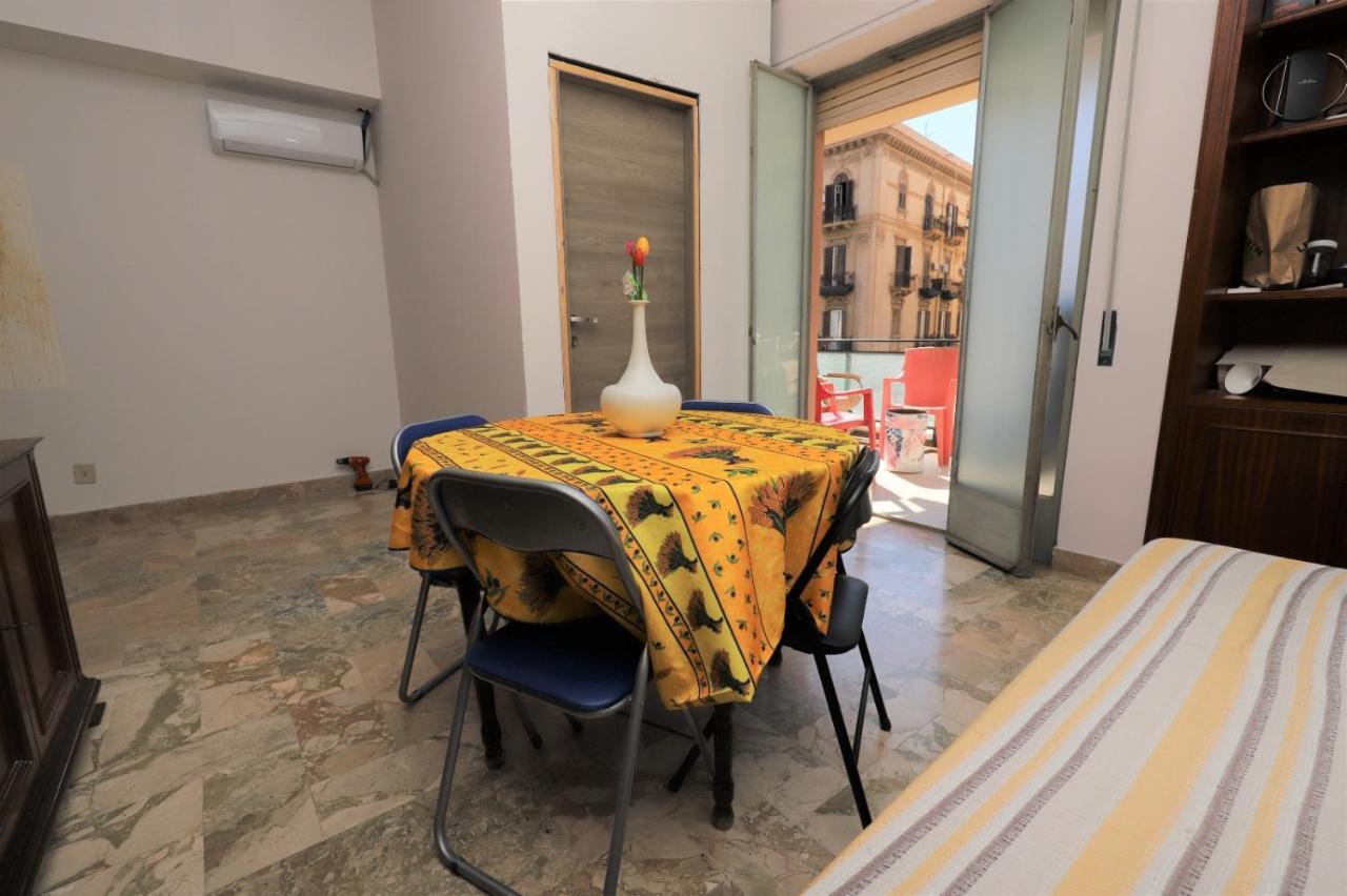 Ferienwohnung Casa Studenti E Giovani Turisti Fkk - Giochi Di Societa Ed Intimo Party - Volontari Benvenuti Palermo Exterior foto